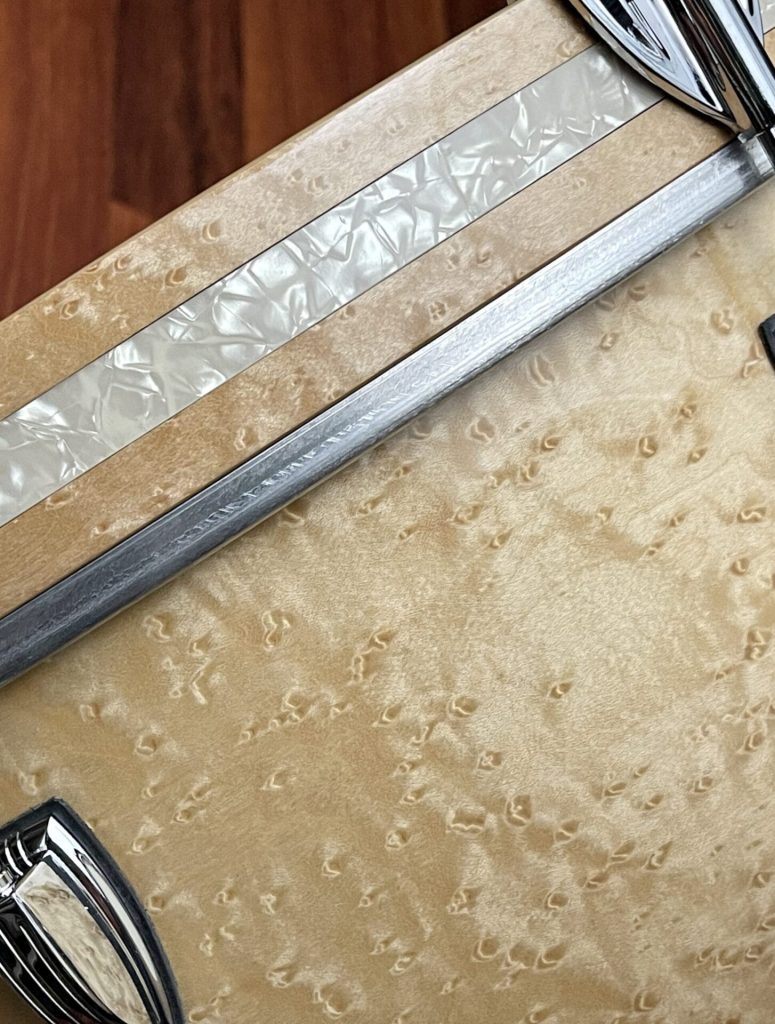 Ludwig Classic Maple Birdseye Downbeat Set Bass Hoop and veneer detail