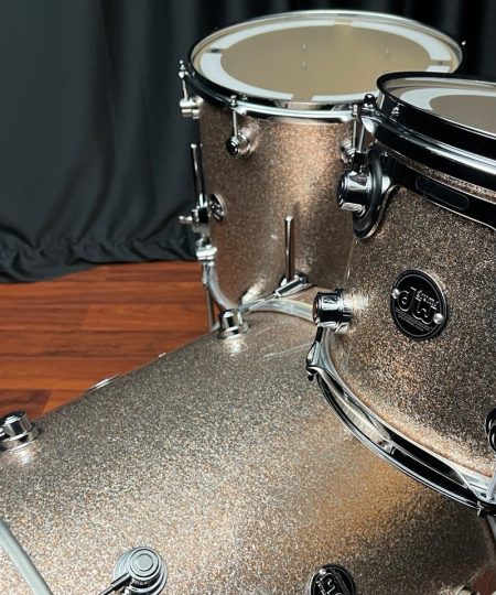 Alternative view of Drum Workshop Performance Series Drum Set Maple Bermuda Sparkle 12, 14, 20 Kit