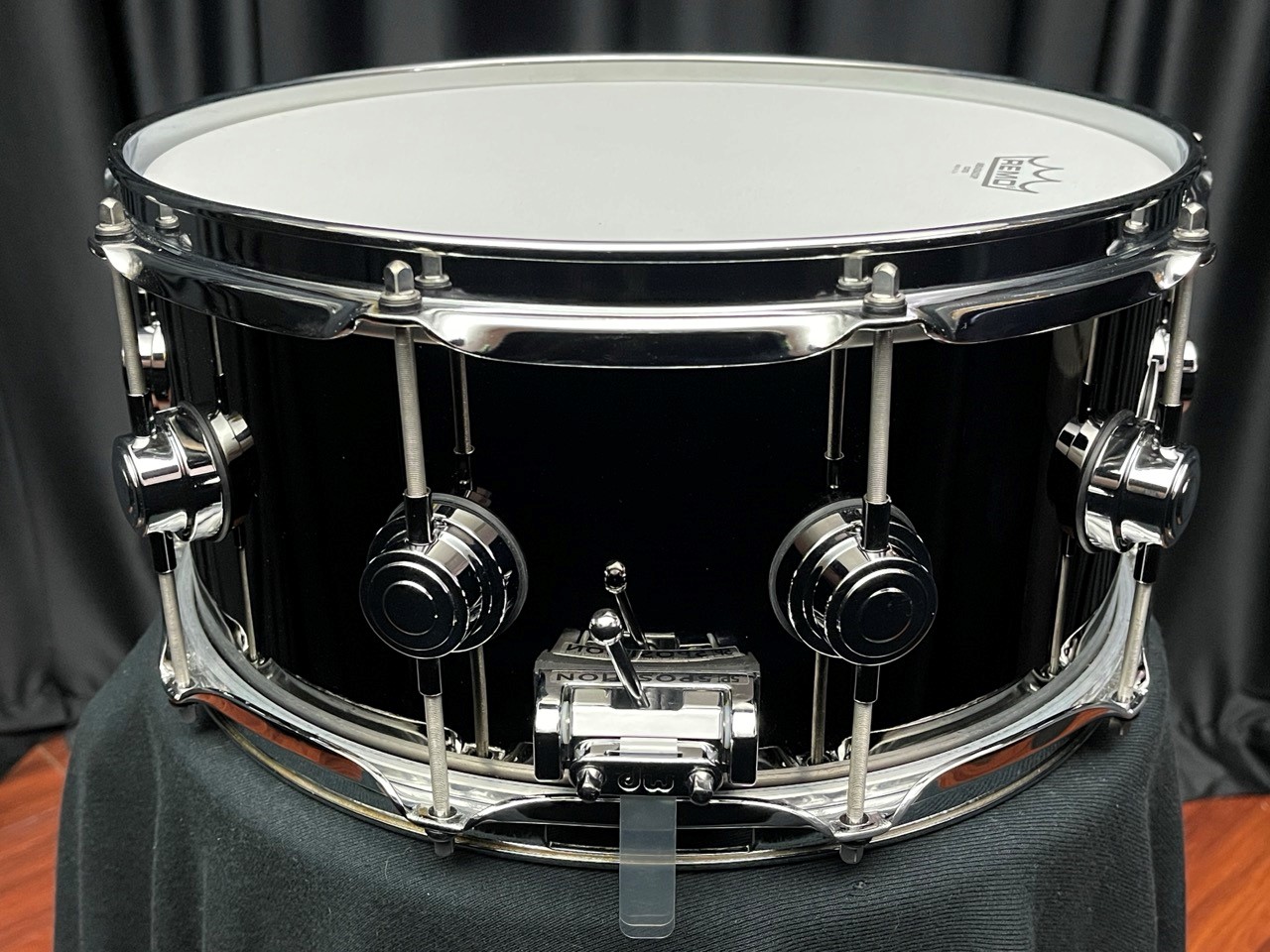 DW Used Drums Collector's Series 6.5×14 Black Nickel Over Brass Snare Drum - Image 3