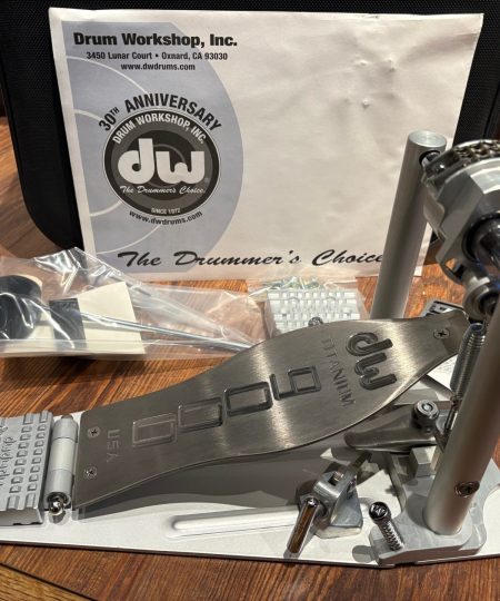 Alternative view of DW 30th Anniversary Titanium 9000 Bass Drum Pedal 236/500