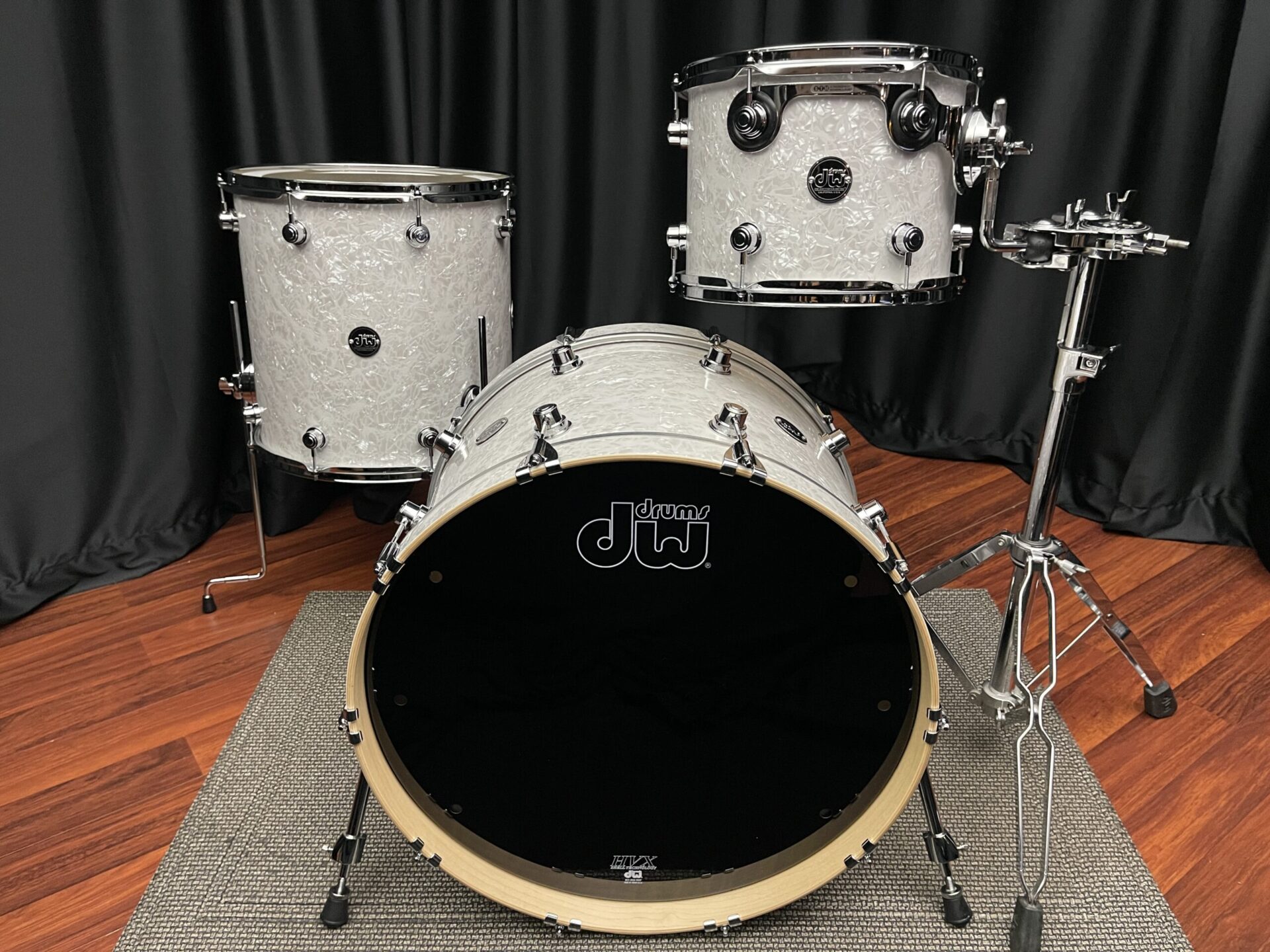 DW Drums Performance Series Maple 3pc White Marine Pearl Kit - Image 2