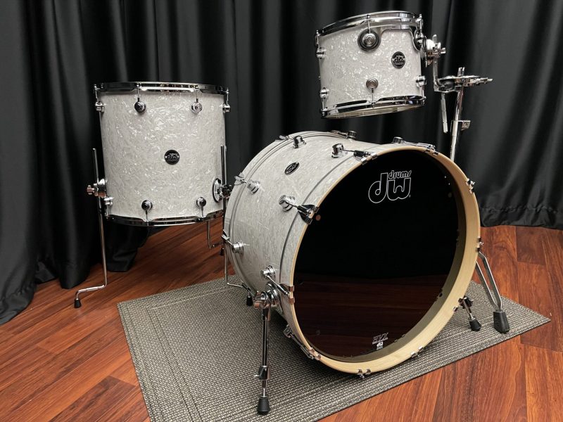 DW Drums Performance Series Maple 3pc White Marine Pearl Kit