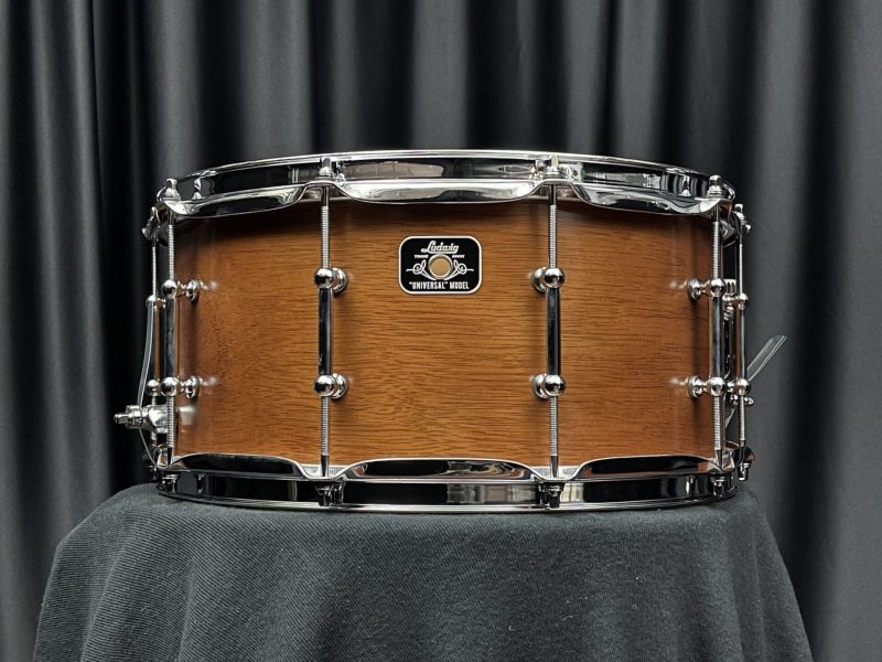 Ludwig Drums Universal Snare Drum 6.5x14 Mahogany With Re-Rings