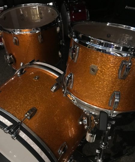 Ludwig Classic Maple Stingray Gold Sparkle 3pc Kit With White Marine Bass Hoop Inlays