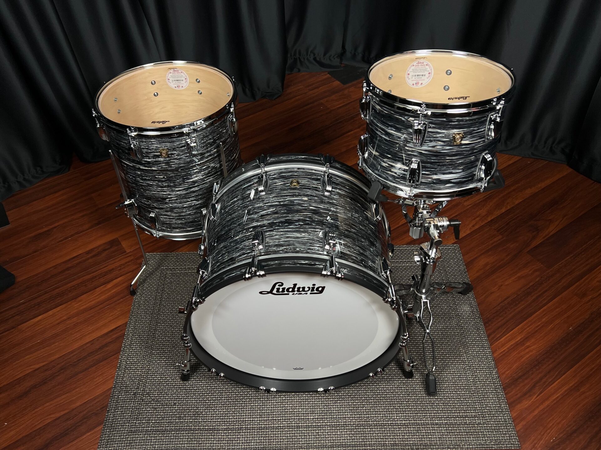 Ludwig Drums Sets USA Classic Maple Vintage Black Oyster Fab 13, 16, 22 Kit LUDCMFABVBO - Image 4