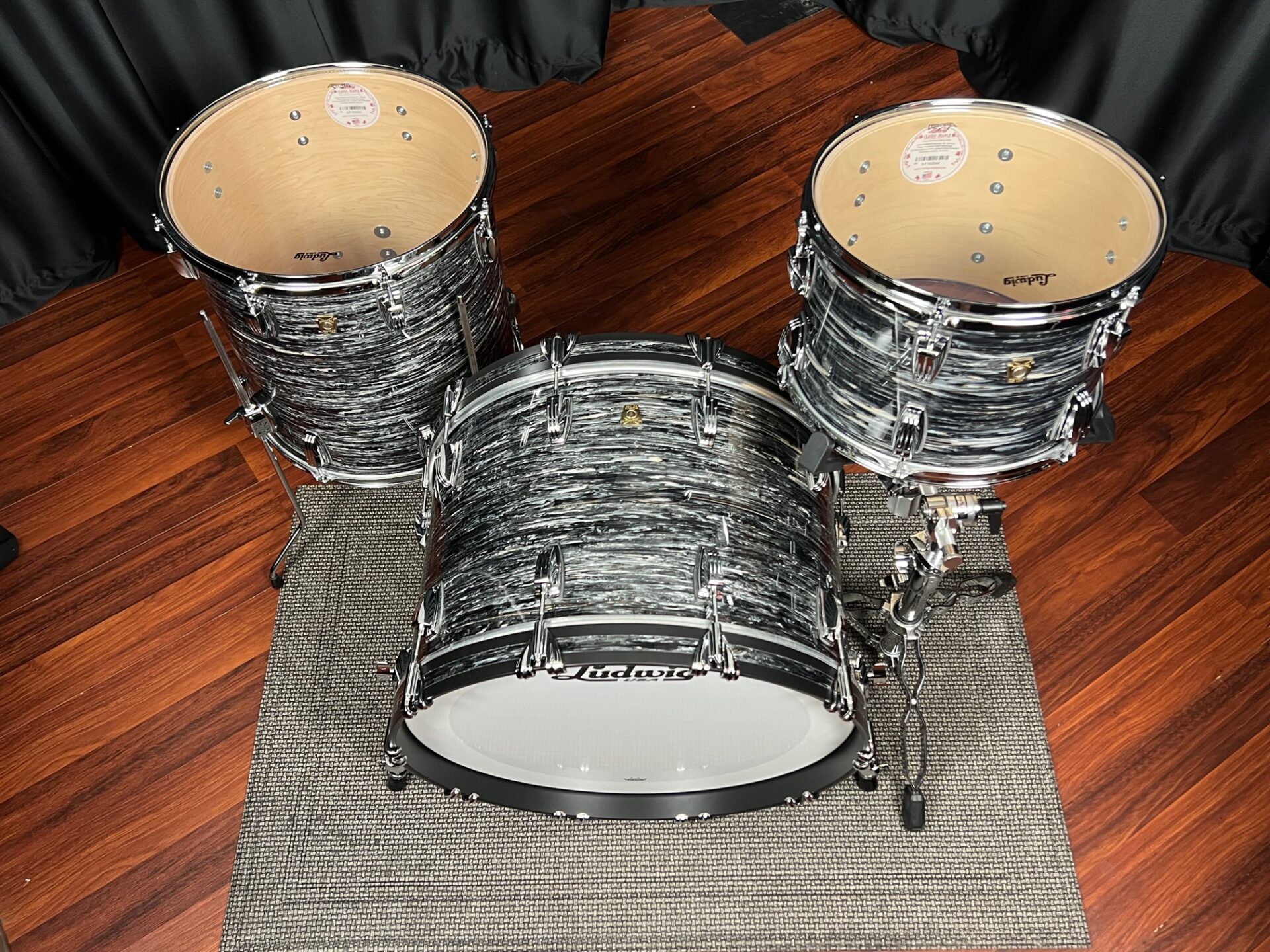 Ludwig Drums Sets USA Classic Maple Vintage Black Oyster Fab 13, 16, 22 Kit LUDCMFABVBO - Image 5