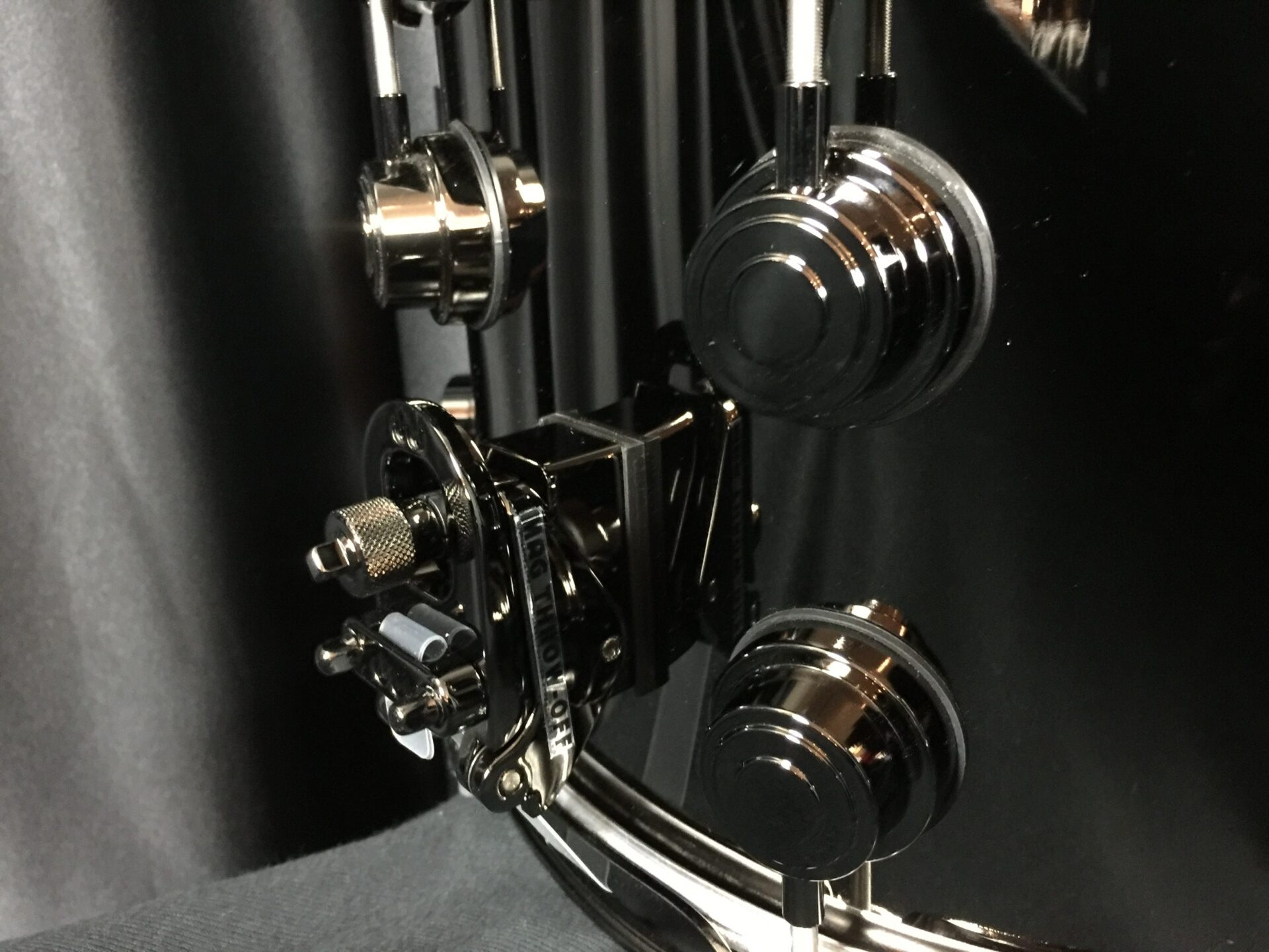 DW Drums Collector's Series 8×14 Black Nickel Over Brass Snare Drum with Black Nickel Hardware - Image 4