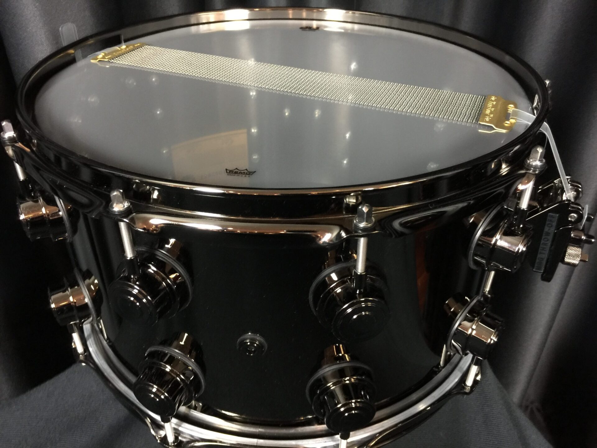 DW Drums Collector's Series 8×14 Black Nickel Over Brass Snare Drum with Black Nickel Hardware - Image 5