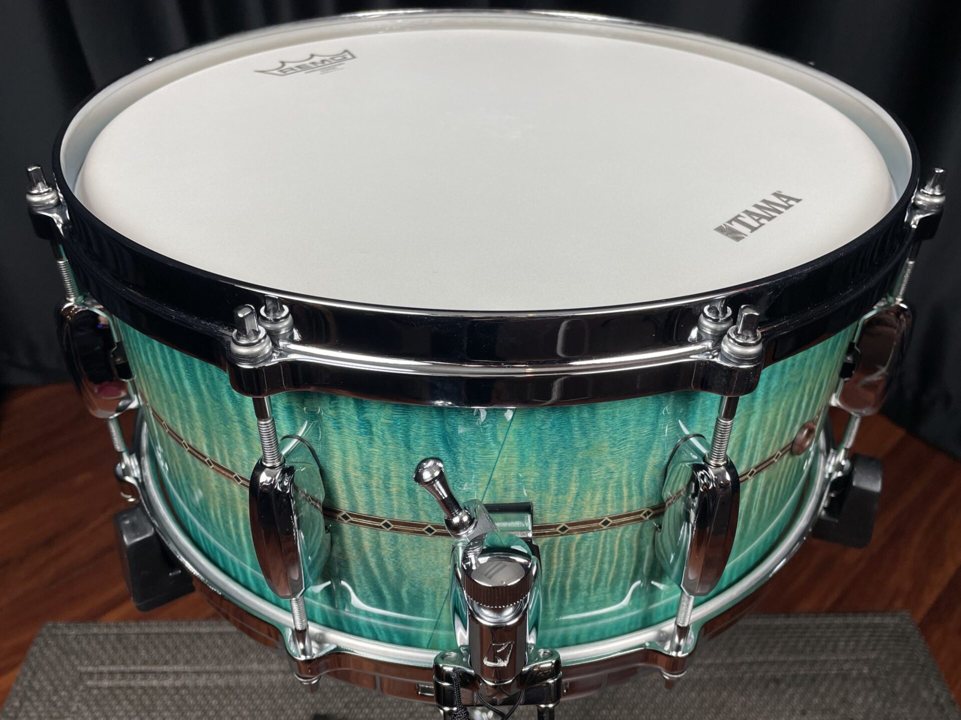 Tama Drums Star Maple 6.5x14 Emerald Sea Curly Maple Burst Snare Drum TMS1465SRECB - Image 4