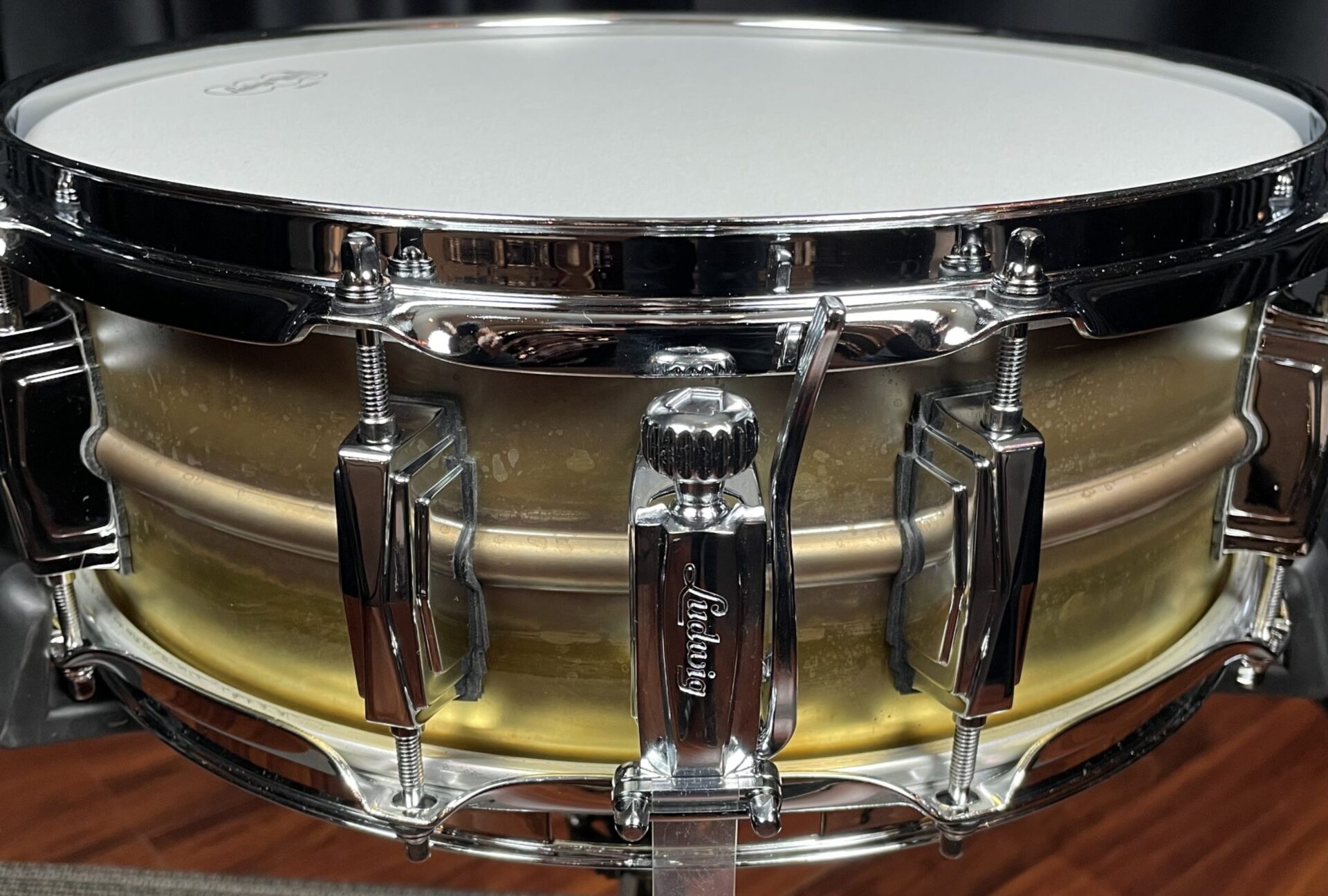 Ludwig 5x14 in. Raw Brass Supraphonic Snare Drum LB454R - Image 8