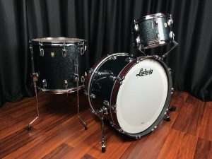 Ludwig Classic Maple Stingray II Black Sparkle 3pc Drum Set