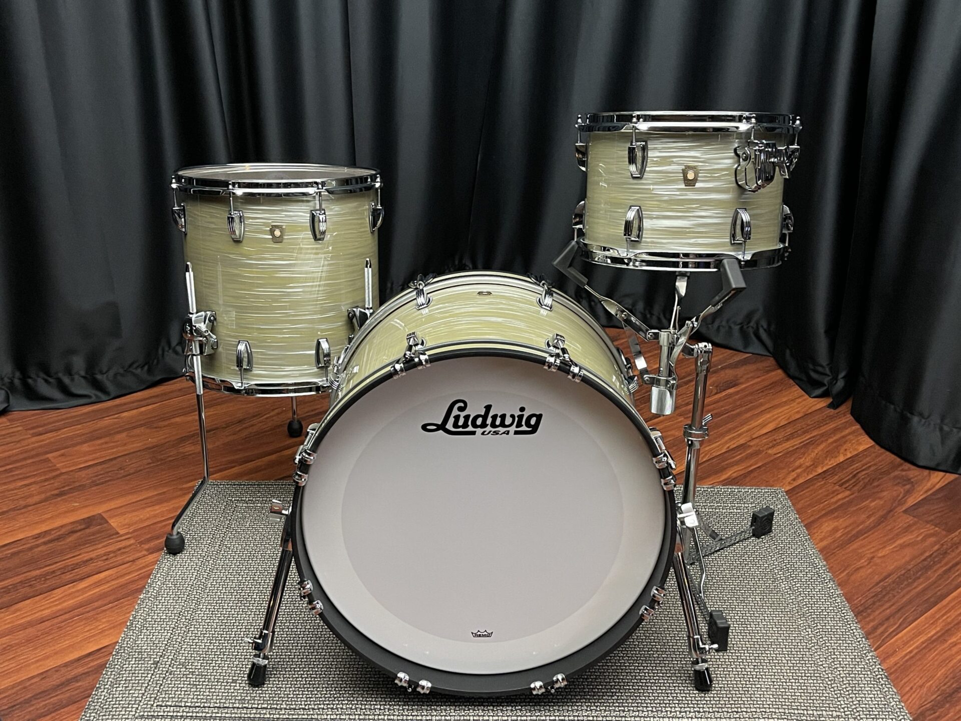 Ludwig USA Classic Maple Downbeat Olive Oyster 3pc Kit 12, 14, 20