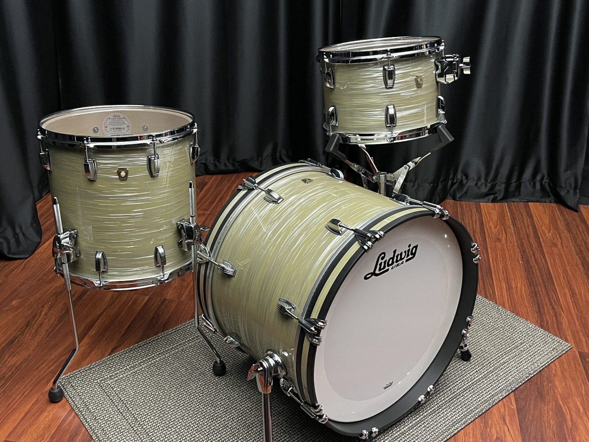 Ludwig USA Classic Maple Downbeat Olive Oyster 3pc Kit 12, 14, 20 - Image 3