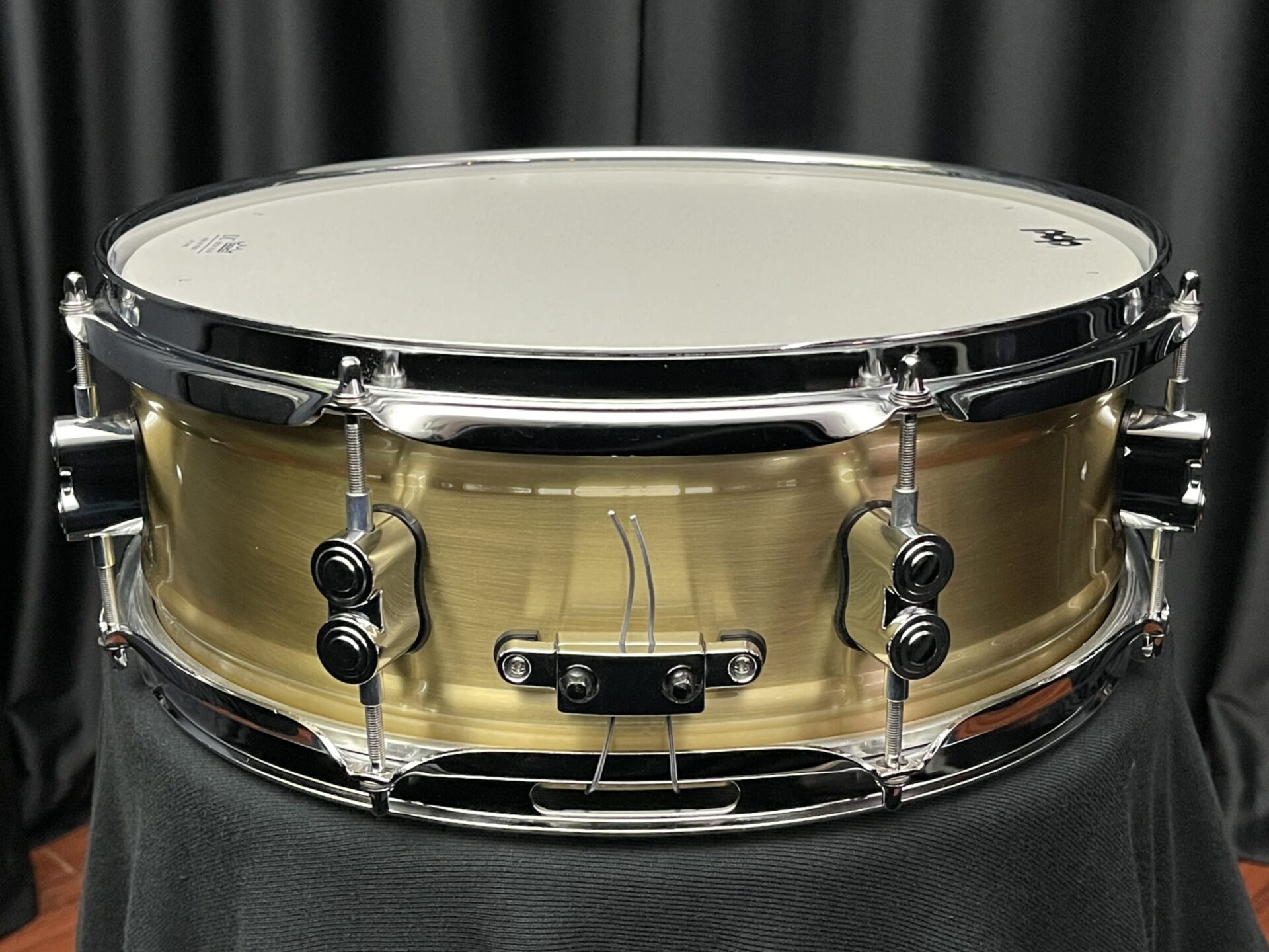 PDP Concept Dual-beaded 1mm Natural Satin Brushed Brass 5x14 Snare Drum - Image 3