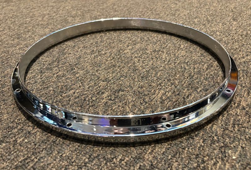 Premier Used Signia 14 in. 10 lug Die-Cast Aluminum Snare Batter Hoop Chrome