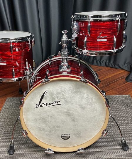 Alternative view of Sonor Drums Vintage Series 12, 14, 20 Vintage Red Oyster Kit