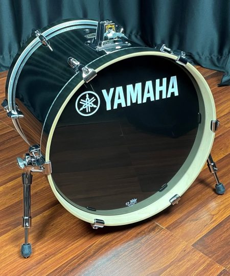 Yamaha Drums Stage Custom Birch 18 inch Raven Black Bass Drum