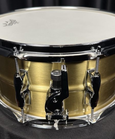 Alternative view of Yamaha Recording Custom 6.5 x 13 Brass Snare Drum