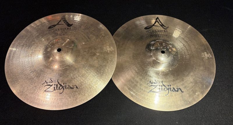 Zildjian Used A Custom 14 in. Hi Hat Cymbals 1131g Top 1258g Bottom