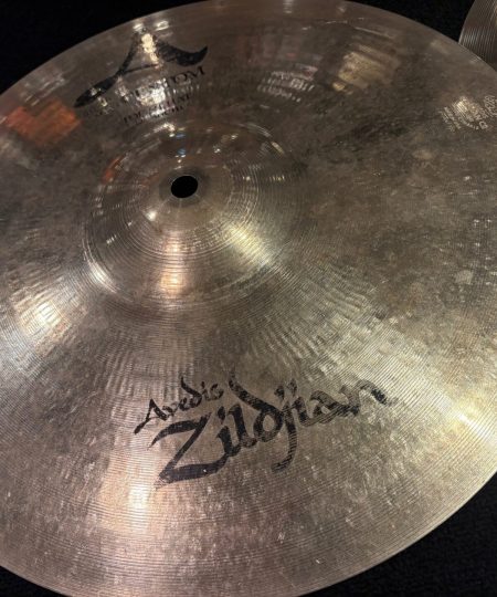 Alternative view of Zildjian Used A Custom 14 in. Hi Hat Cymbals 1131g Top 1258g Bottom