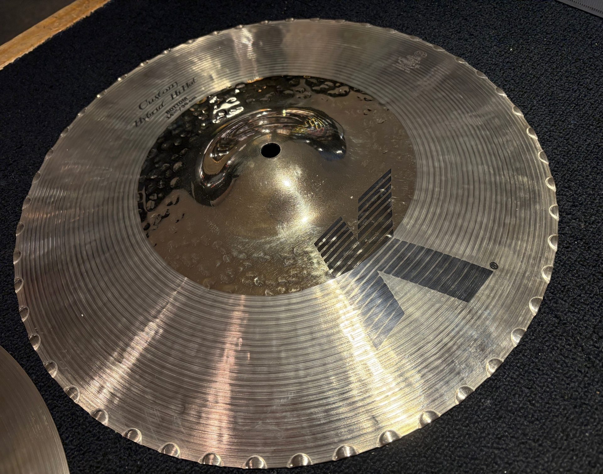 Zildjian Used K Custom Hybrid 14.25 in. Hi Hat Cymbal Pair 1099g T 1309g B - Image 3