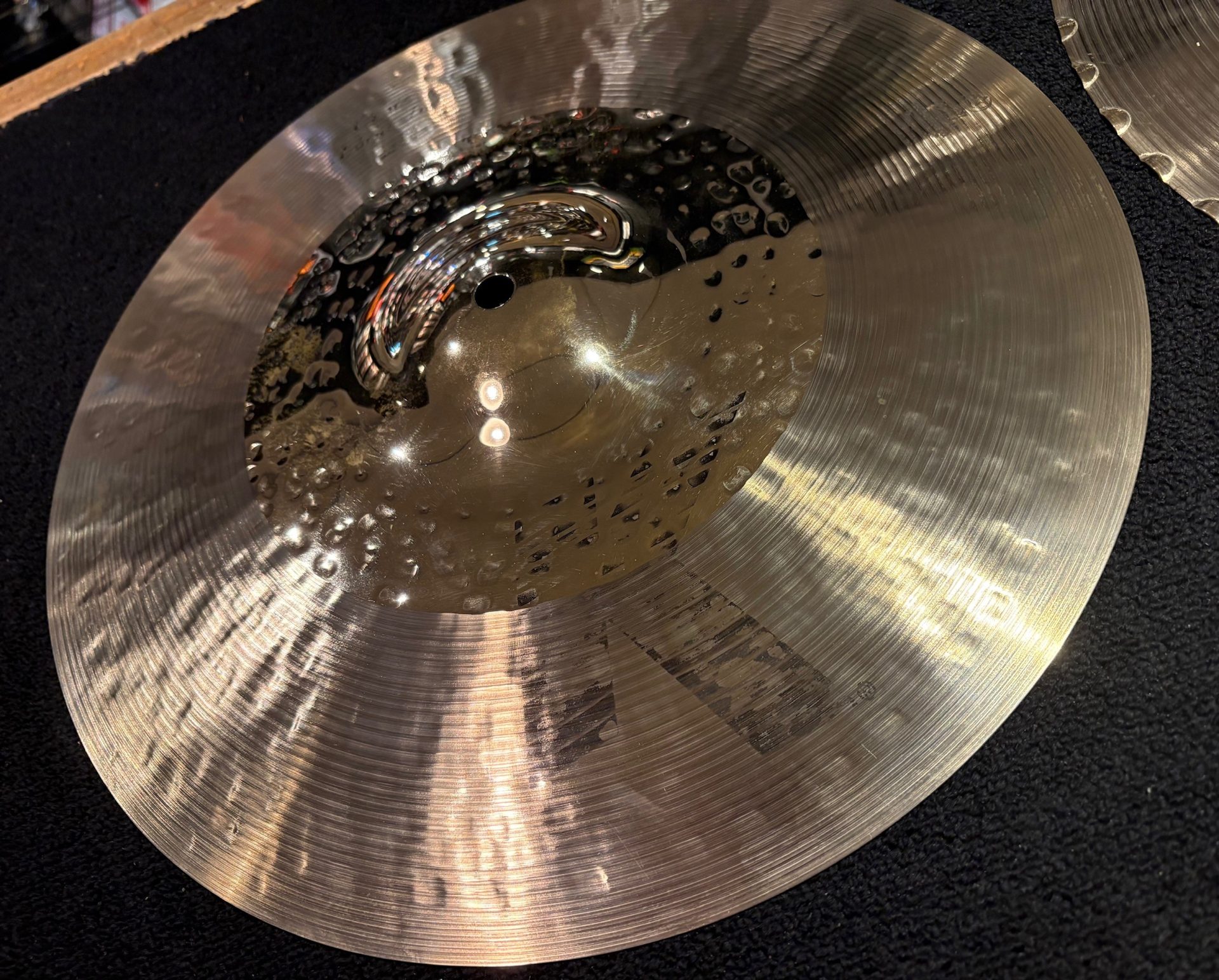 Zildjian Used K Custom Hybrid 14.25 in. Hi Hat Cymbal Pair 1099g T 1309g B - Image 2