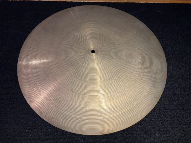 Zildjian Used A Thin Stamp 20 in. Flat Ride Cymbal 2825g