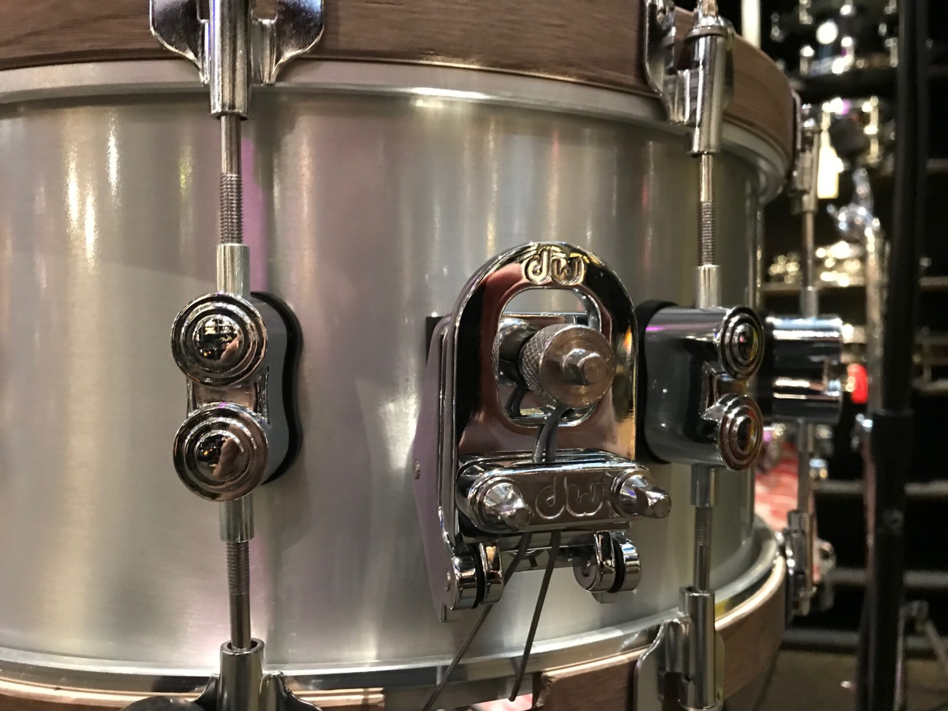 PDP Concept Select 3mm Aluminum 6.5x14 Snare Drum w/ Walnut hoops - Image 3