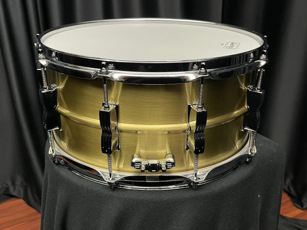 Ludwig Acro six point five by fourteen inch Brushed Brass Snare Drum LB654B snare butt