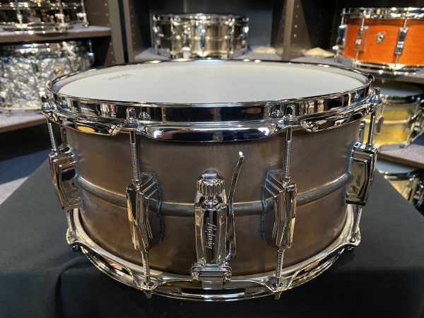 Ludwig Copper Phonic six point five by fourteen inch Snare Drum Natural LC663 showing snare throw off
