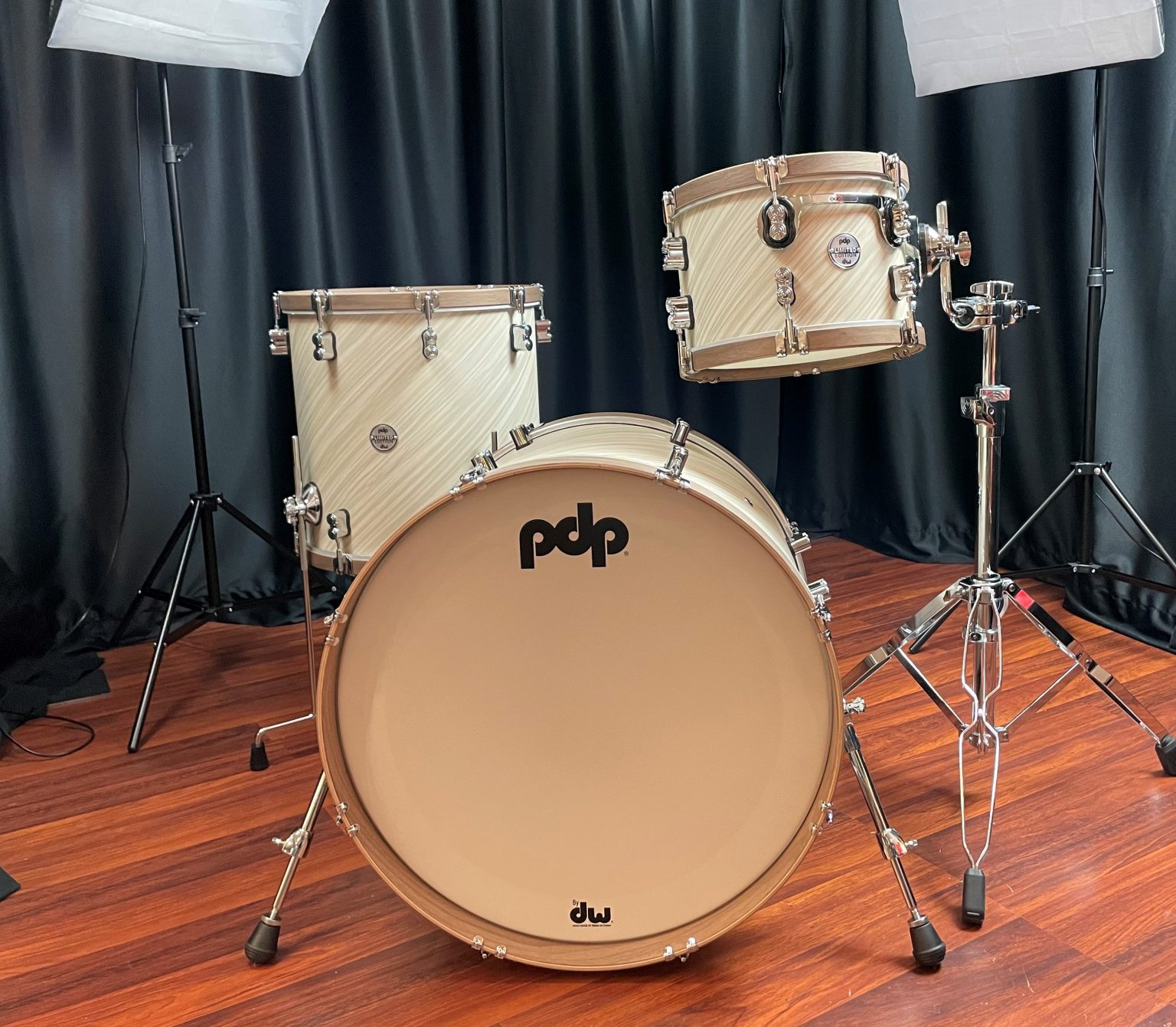 PDP Drums '21 Limited Edition Twisted Ivory with Walnut Hoops 3pc kit