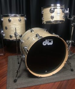 DW Drums Collector’s Series Drum Workshop Pure Maple 333 Creme Oyster 3pc kit