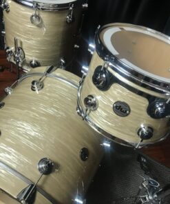 DW Collector's Series Pure Maple 333 3pc set Creme Oyster