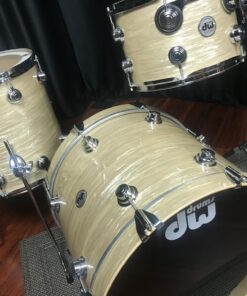 DW Drums Collector's Series Drum Workshop Pure Maple 333 Creme Oyster 3pc kit 9 DW Collector's Series Pure Maple 333 3pc set Creme Oyster