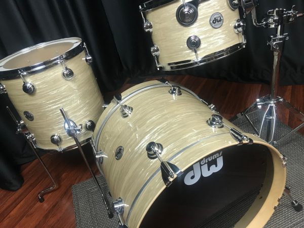DW Collector's Series Pure Maple 333 3pc set Creme Oyster