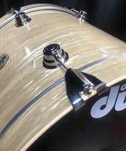 DW Drums Collector's Series Drum Workshop Pure Maple 333 Creme Oyster 3pc kit 11 DW Drums Collector’s Series Drum Workshop Pure Maple 333 Creme Oyster 3pc kit