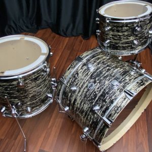 DW Collector’s Series Drum Workshop Pure Maple 333 Black Oyster Glass 3pc kit