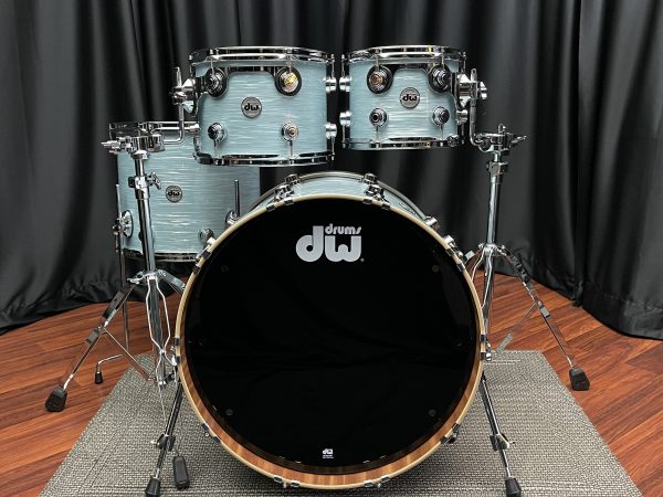 DW Collector's Series Maple Mahogany 4pc set in Pale Blue Oyster front