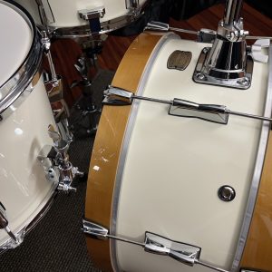 Yamaha Stage Custom Hip four piece drum set in Classic White finish showing floor snare combo