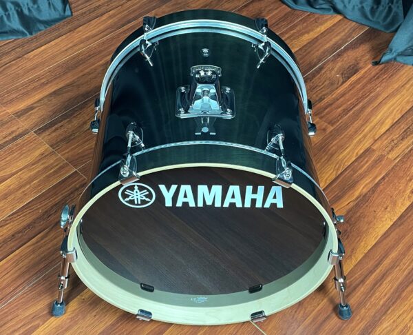 Yamaha Raven Black Stage Custom eighteen inch bass drum
