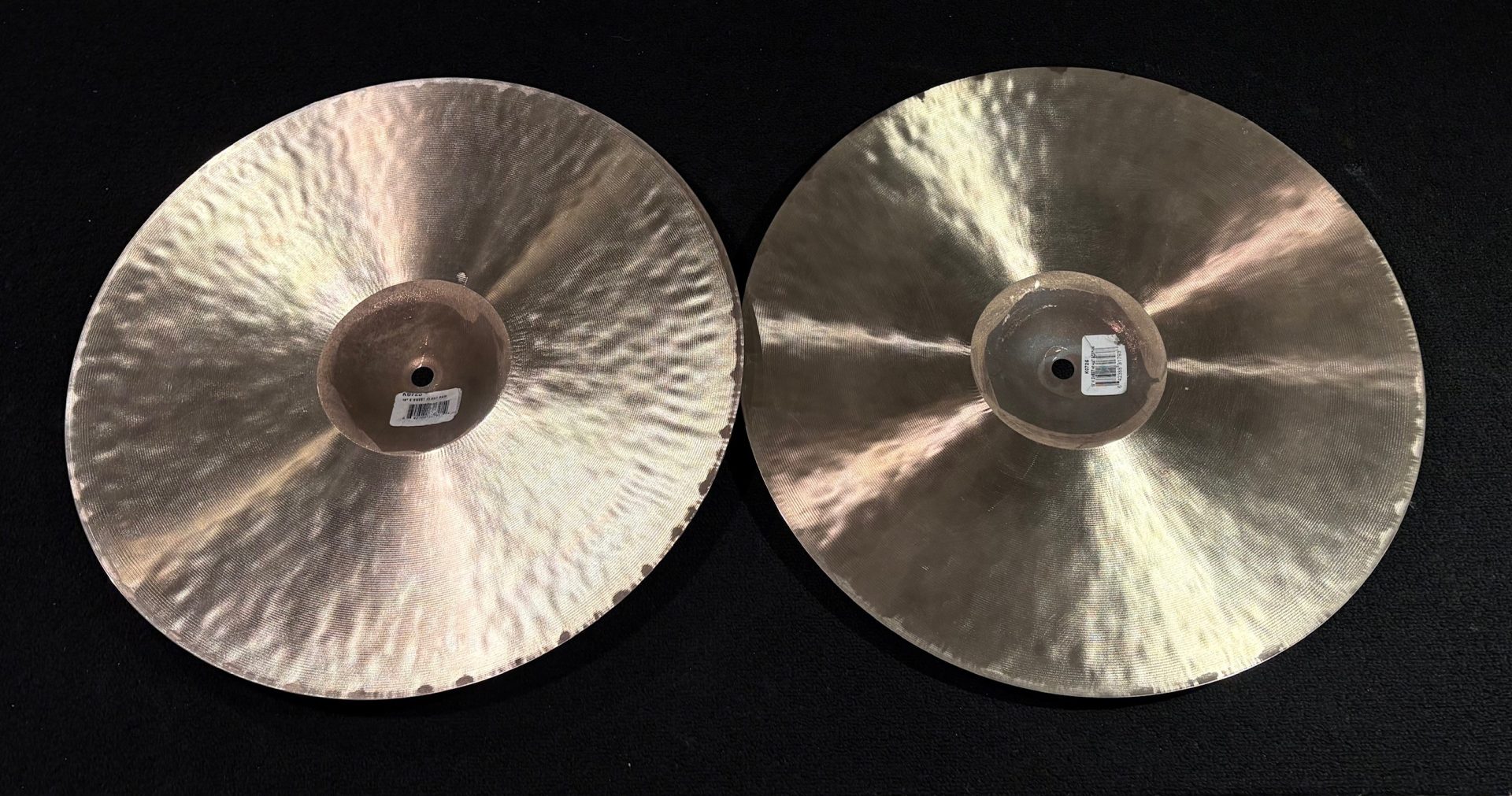 Zildjian Used Cymbals 15 in. K Sweet Hi Hat Pair 1126g / 1604g 4 Zildjian Used 15 Inch K Sweet Hi Hat Cymbal Pair Undersides