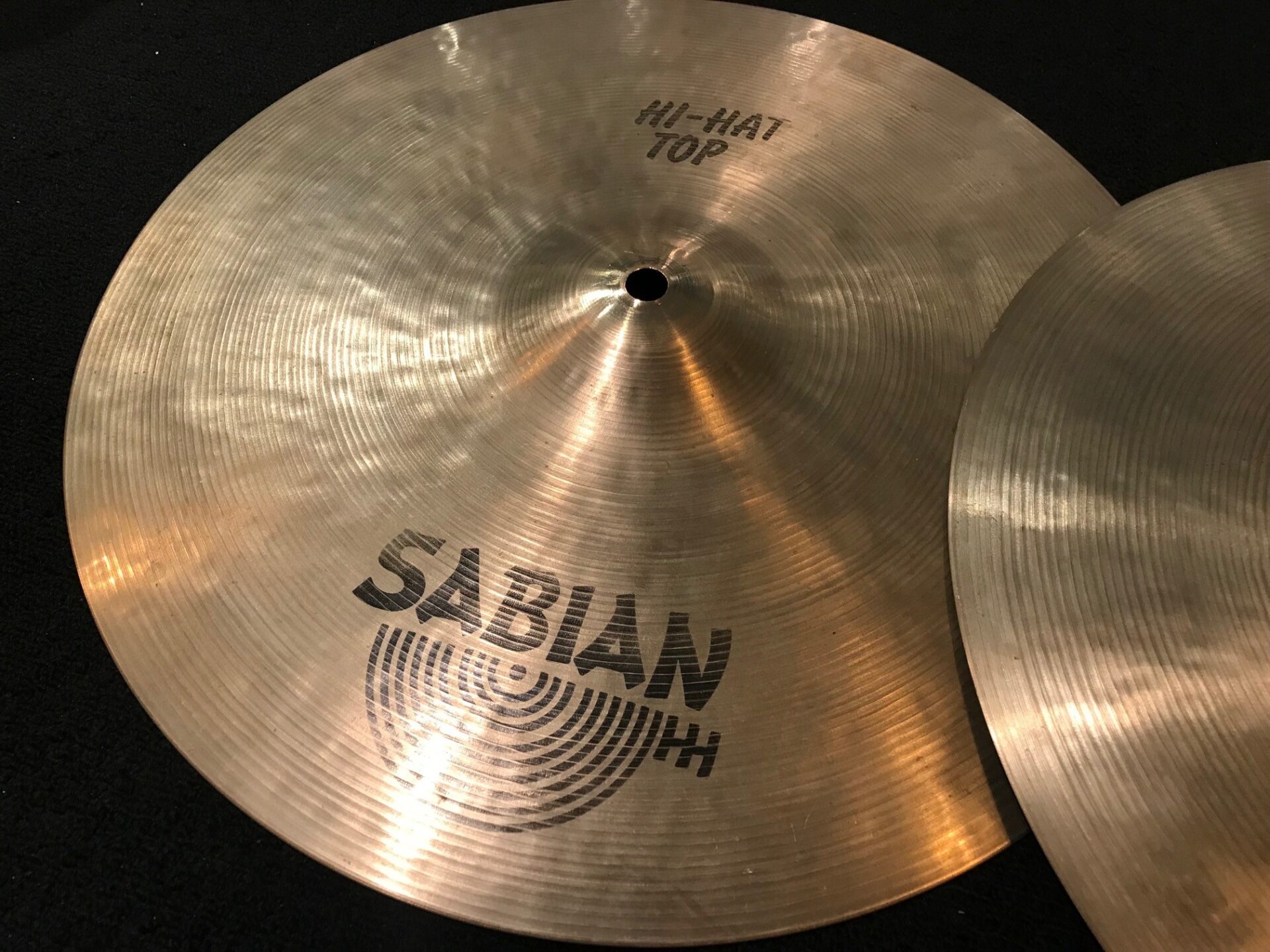 Sabian Used Cymbals 80's Vintage 14 in. Hi Hat Pair 1245g Top 970g 