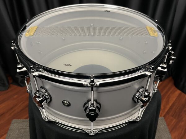 DW Design Series 6.5x14 Aluminum Snare Drum Snare Side