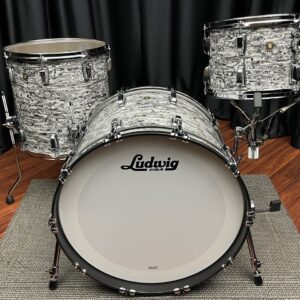 Ludwig Classic Maple USA Fab White Abalone Audience View