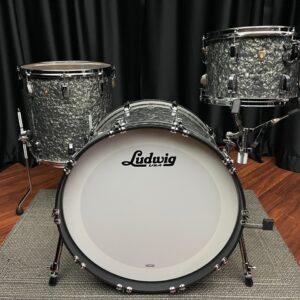 Ludwig Drums Sets USA Classic Maple Black Pearl Fab 13, 16, 22 Kit Audience View