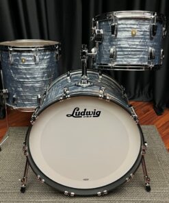 Ludwig Classic Maple Sky Blue Pearl Set Audience View