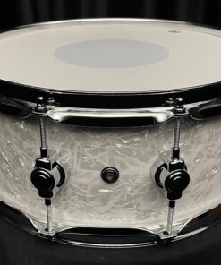 DW Performance Series Maple White Marine Pearl 5.5x14 Snare Drum Air Vent