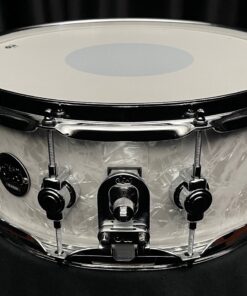 DW Performance Series Maple White Marine Pearl 5.5x14 Snare Drum Mag Throw