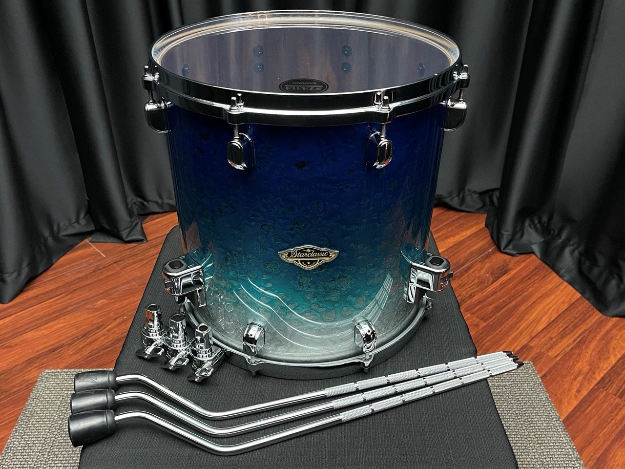 Tama Walnut / Birch 14x14 Floor Tom Molten Blue Ice Fade WBSF14D MBI 1 Tama 14x14 Molten Blue Ice Fade Floor Tom