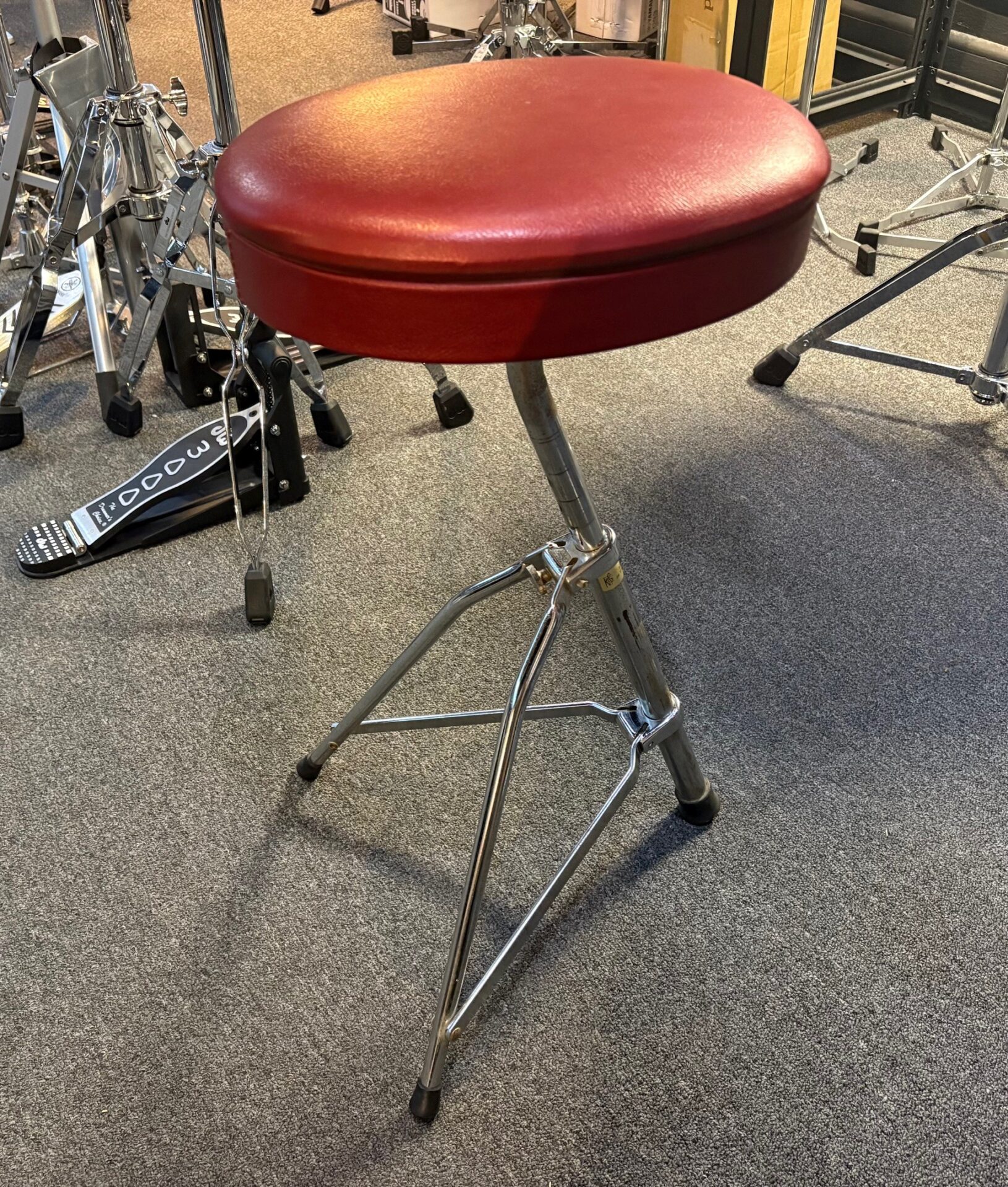 Ludwig Vintage Porto Seat Red Top Drum Throne 1 Ludwig Vintage Red Vinyl Porto Seat